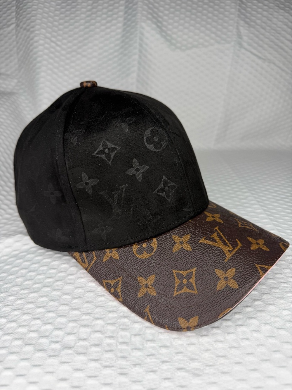 LOUIS VUITTON CAP OU PAS MONOGRAM CANVAS AND SUEDE CAP EXCELLENT